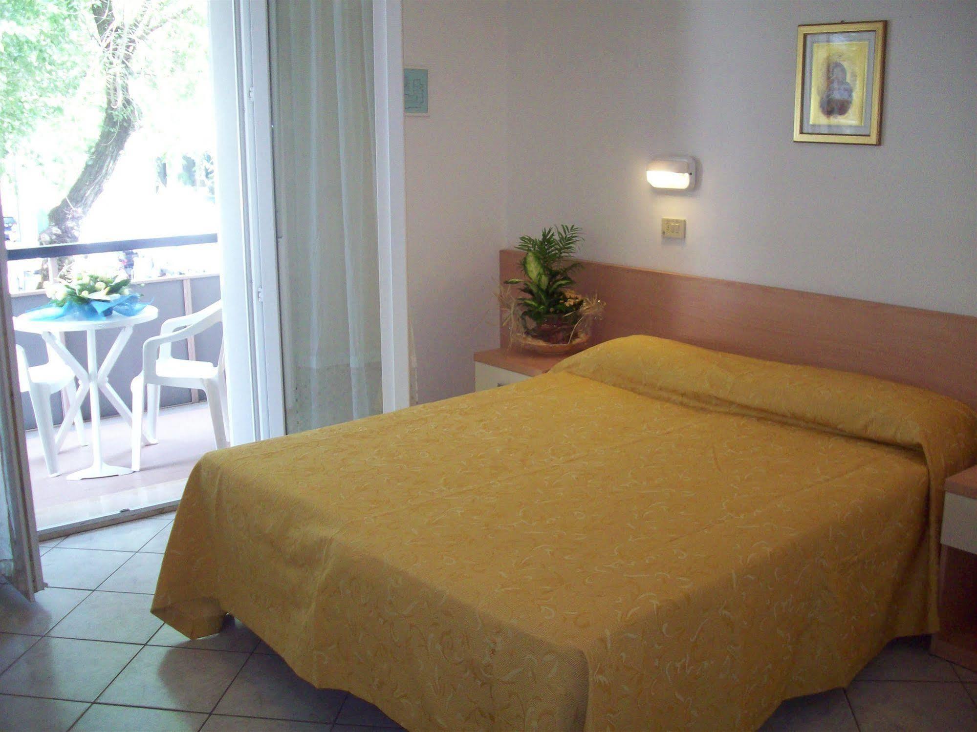 Hotel Des Bains Cattolica Exterior photo